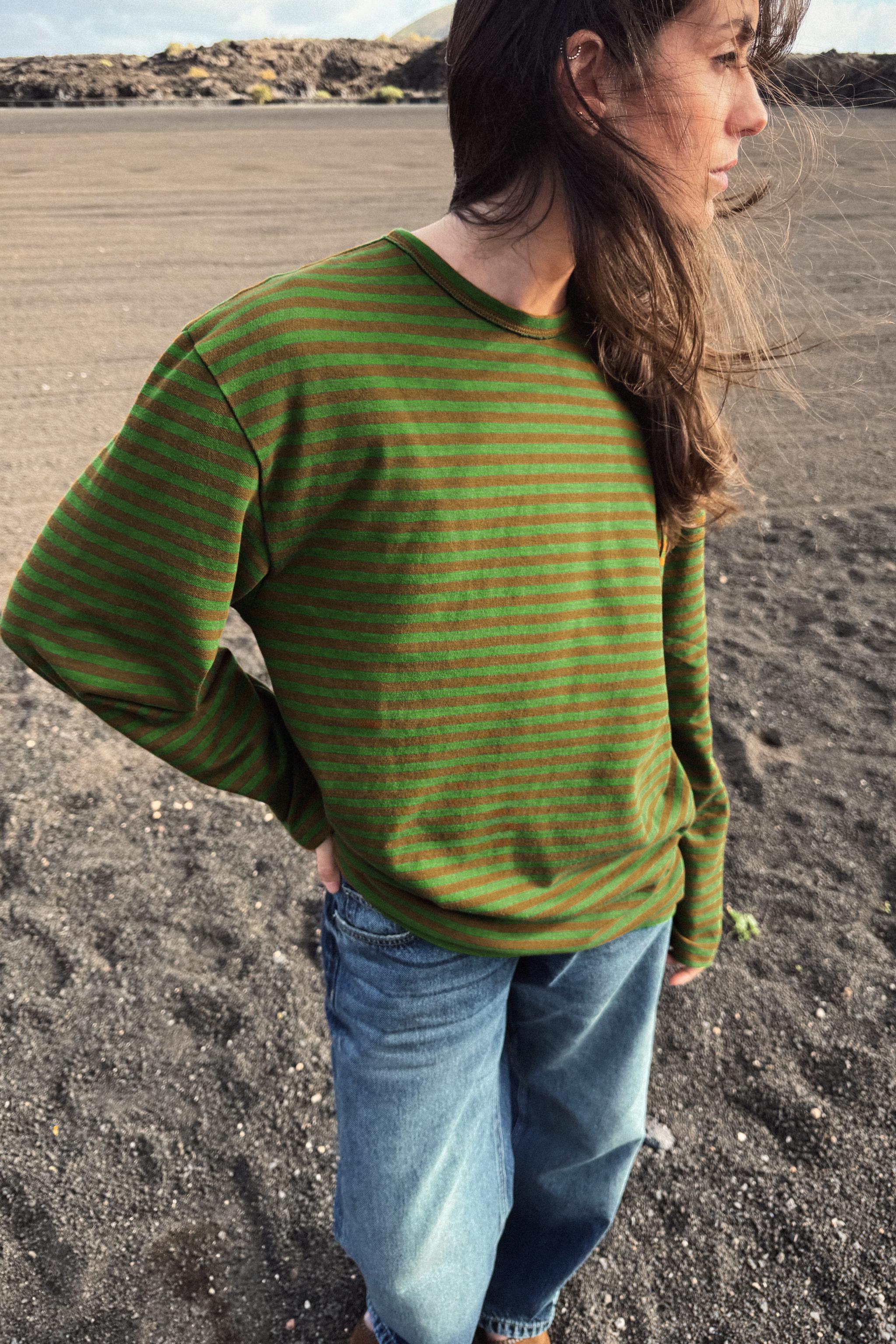 OVERSIZED STRIPED T-SHIRT